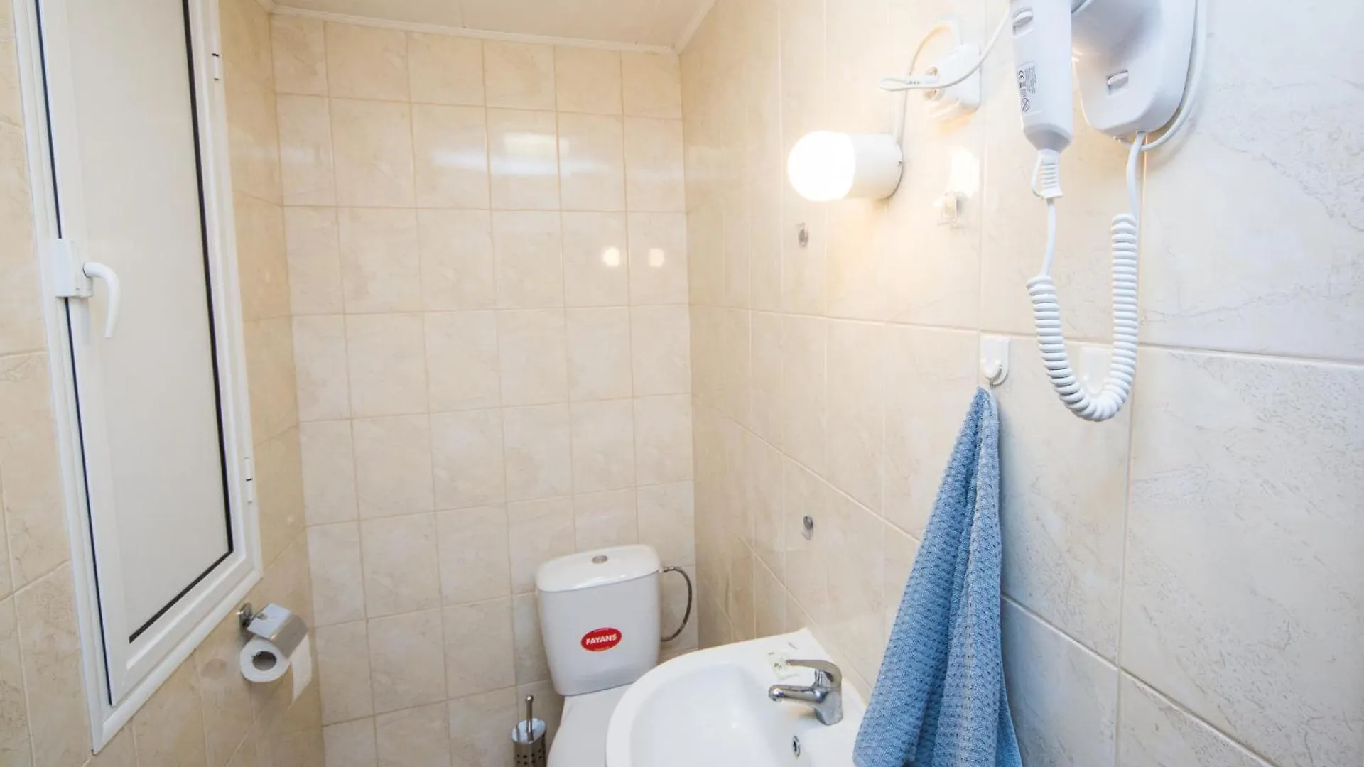 Apartment The Square - 2 Bedrooms Retro Flat With Great Location, 1St Fl Burgas