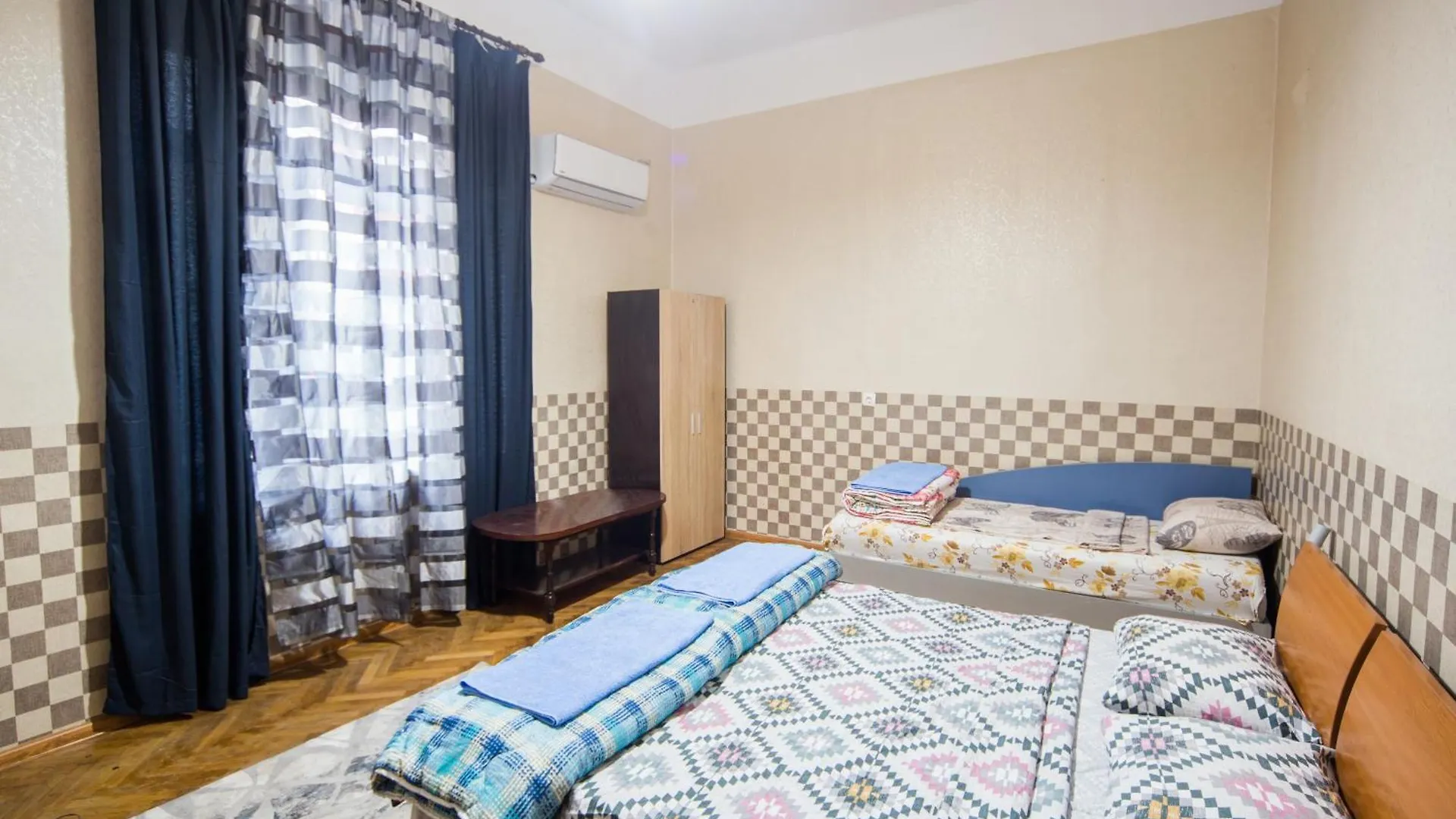 The Square - 2 Bedrooms Retro Flat With Great Location, 1St Fl Burgas